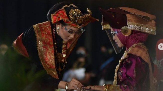 Momen Malam Bainai Lesti Kejora [Instagram/antv_official]