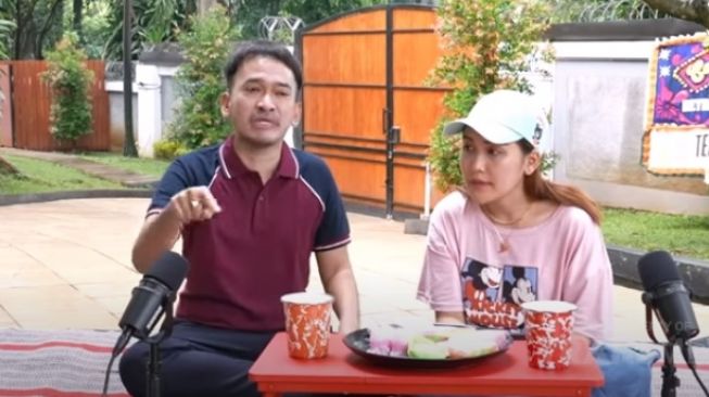 Ruben Onsu dan Ayu Ting Ting [YouTube/TRANS TV Official]