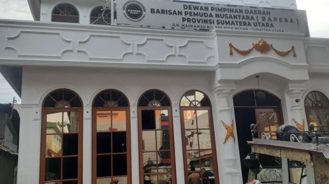 Detik-detik Kantor Bapera Sumut Dirusak OTK