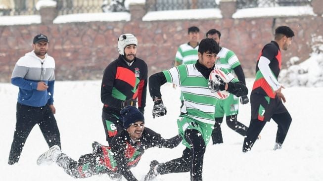 Foto arsip 13 Januari 2020 ketika warga Afghanistan bebas berolahraga di mana dalam foto ini para pemain dalam 