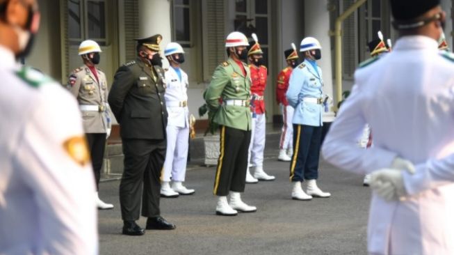 Asops Kosekhanudnas II Makassar Komandan Upacara Detik-Detik Proklamasi di Istana