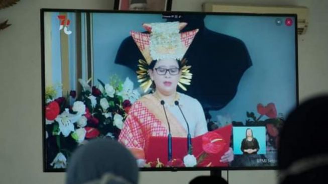 Pakai Baju Bundo Kanduang, Gubernur Sumbar Sebut Puan Maharani Cinta Minangkabau