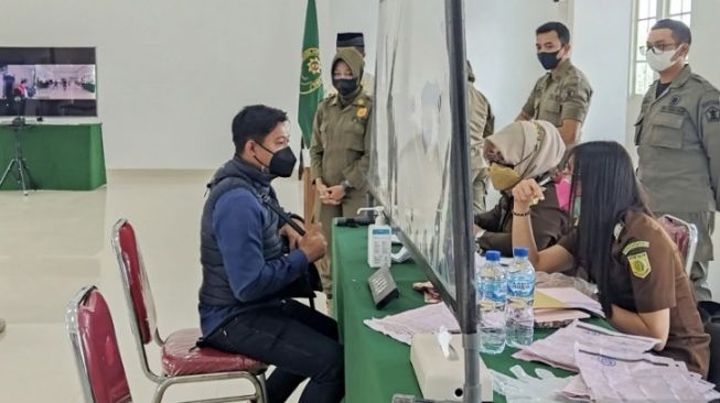 Sidang Tipiring Pelanggar Prokes di Kota Malang, Masih Bandel Masker dan Kerumunan