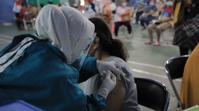 Info Vaksin Surabaya Hari Ini 16 Oktober 2021, Ada Vaksinasi Massal di Gelora Pancasila