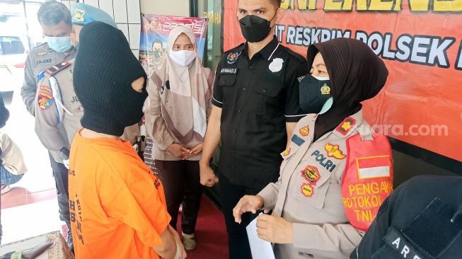 Suami Nganggur dan Butuh Biaya Persalinan, IRT di Bekasi Gadai Mobil Rental