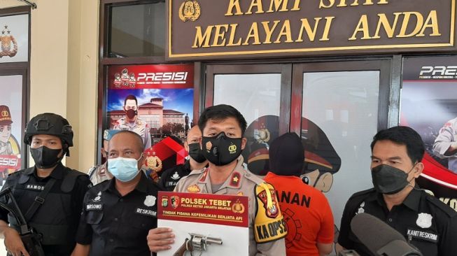 Gara-gara Jual Senpi Rakitan ke Polisi, Eks Pegawai Bank di Jakarta Berakhir Masuk Bui