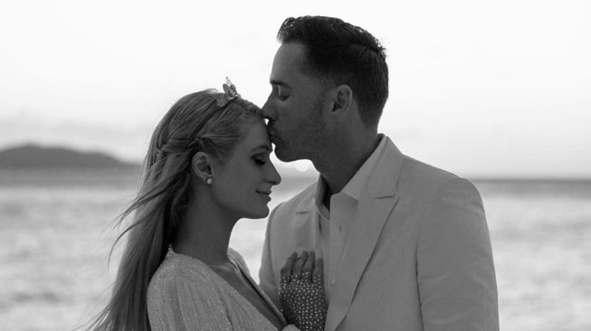 Nggak Kaleng-Kaleng, Paris Hilton Mengaku Bakal Pakai 10 Gaun saat Menikah