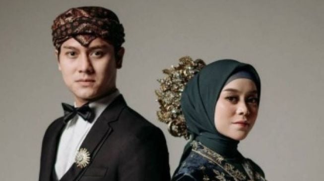 Potret prewedding Lesti Kejora dan Rizky Billar. (Instagram/ayungberinda/teinmiere)