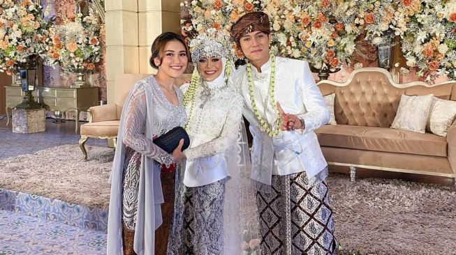 Potret Penampilan Ayu Ting Ting di Nikahan Lesti Kejora. [Instagram]