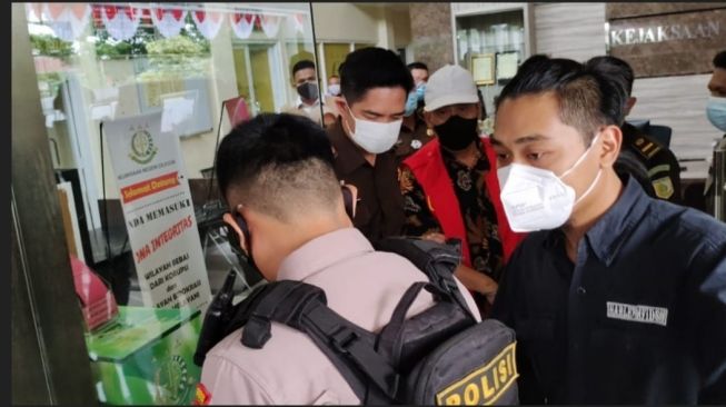 Kasus Suap Parkir 530 Juta,Kadishub Cilegon Jadi Tersangka