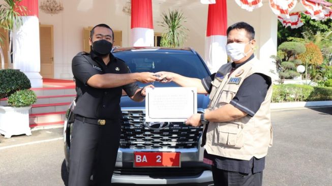 Kumpulan Berita GUBERNUR WAGUB SUMBAR BELI MOBIL DINAS: Punya Belasan