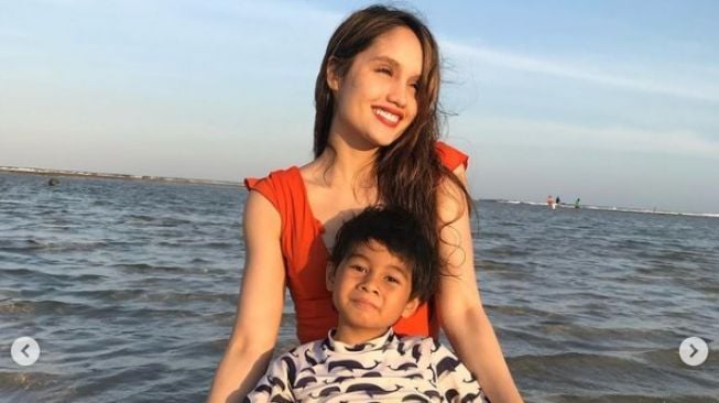 Potret Aldric Keponakan Cinta Laura. [Instagram/claurakiehl]