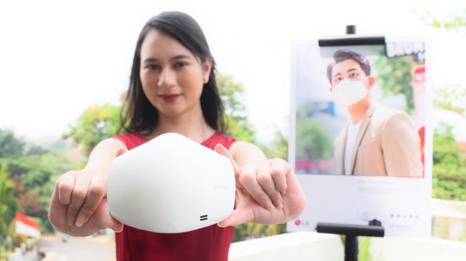 LG PuriCare Wearable Air Purifier. [LG Indonesia]