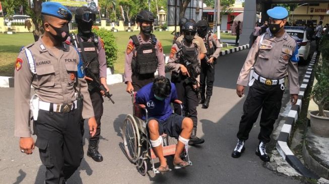 Didor Karena Lawan Polisi, Ini Penampakan Pelaku Pencurian Uang Modus Pecah Kaca di Solo