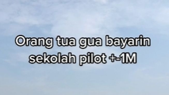 Curhat pria dibiayai kuliah pilot berujung susah cari kerja. (Tiktok/@raayhanputra)