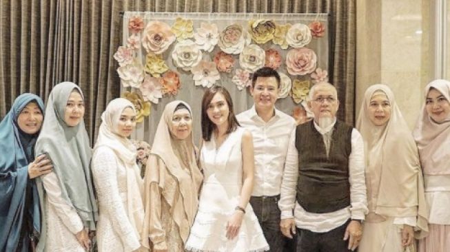 Potret Shandy Aulia dan saudara. [Instagram/shandyaulia]