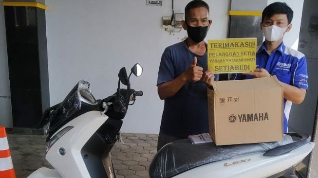 Beli Sepeda Motor Tunai Pakai Uang Pecahan, Perlu Lima Jam Menghitung Jumlah Totalnya