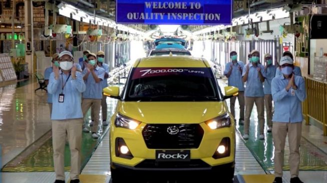 Daihatsu Rocky menjadi mobil ke-7 juta yang diproduksi PT Astra Daihatsu Motor (ANTARA/HO-Astra Daihatsu Motor)