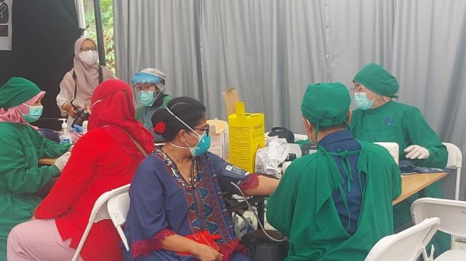 67 Persen Warga Kecamatan Kramat Jati Telah Tervaksinasi COVID-19 Dosis Pertama