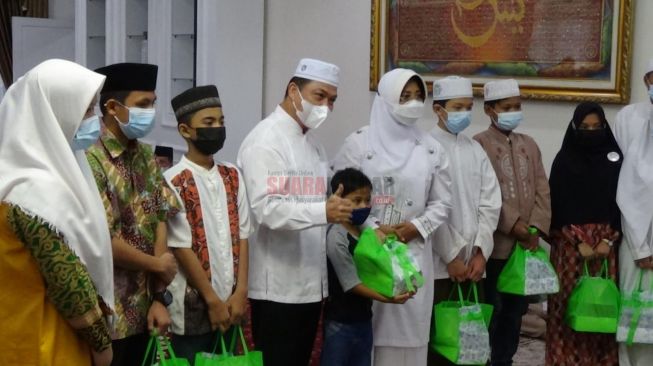 Ajak Masyarakat Peduli Anak Yatim Piatu, Wagub Kalbar: Berikan Santunan 