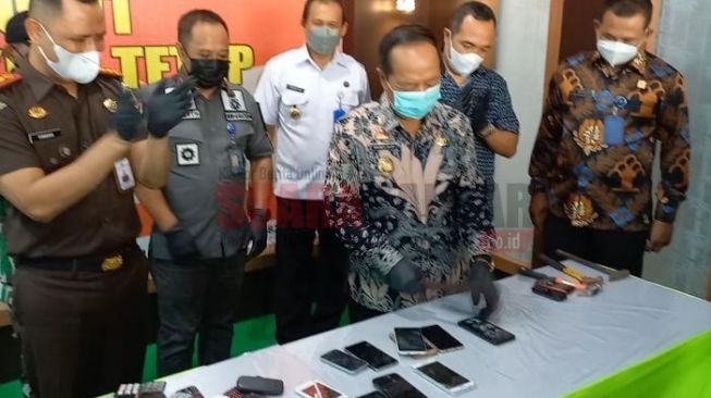 Kejari Sanggau Musnahkan Barang Bukti