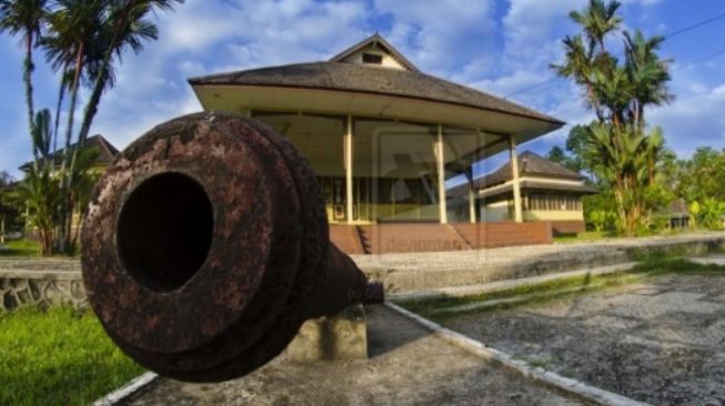 Istana Al-Mukarrahmah. (kemdikbud.go.id)