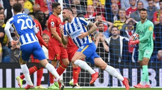 Brighton & Hove Albion menundukkan Watford 2-0. (GLYN KIRK / AFP)