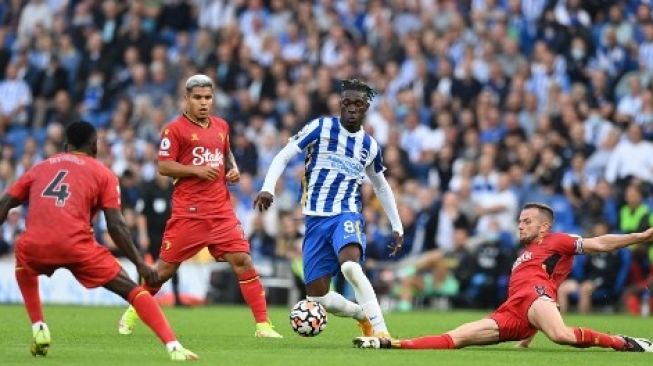 Brighton & Hove Albion menundukkan Watford 2-0. (GLYN KIRK / AFP)