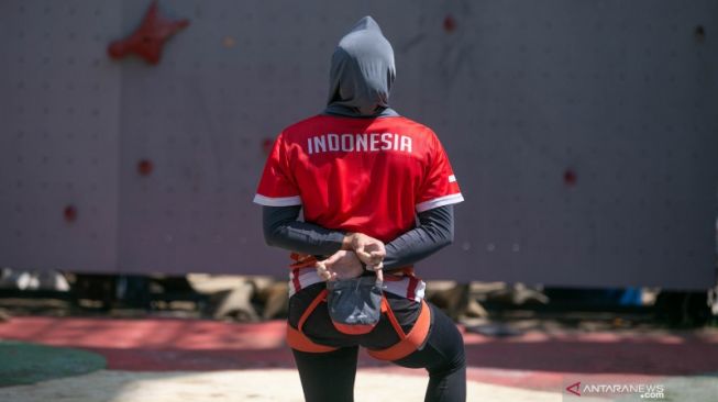 Atlet panjat tebing asal Jawa Tengah, Aries Susanti Rahayu. [ANTARA FOTO/Hendra Nurdiyansyah]