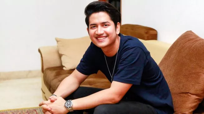 Sylvia Lauren porno onlayn