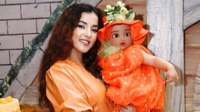 Dijuluki Stormi Versi Arab, Intip Gaya Mahal Putri Tasya Farasya saat Pemotretan