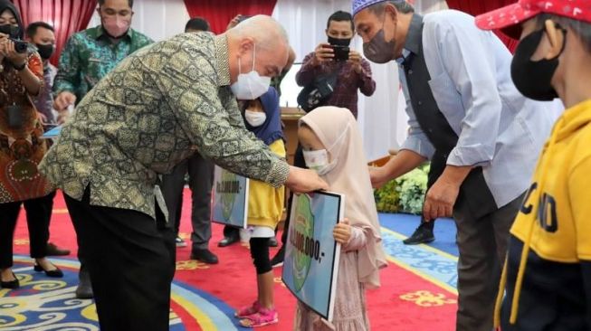 RESMI!  Pemprov Kaltim Beri Bantuan Kepada Anak Yatim Piatu Akibat Covid-19, Terima Kasih Pak Isran