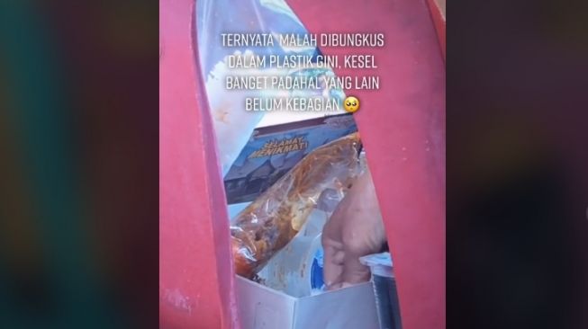 Aksi emak-emak saat hadiri hajatan (tiktok)