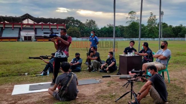 Atlet Perbakin Sanggau Bersiap Hadapi Perbakin Cup Kalbar 2021