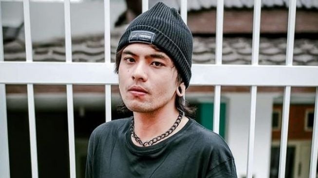 Tadinya Cuma Penonton, Widi Kini Jadi Vokalis Baru DeadSquad