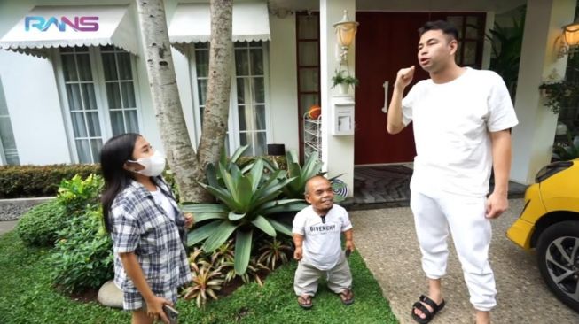 Momen Raffi Ahmad Beri Mobil ke Ucok Baba. [YouTube/RANS Entertainment]