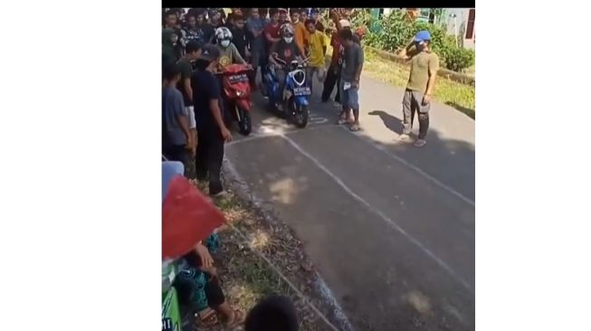 Lomba balap motor antimainstream, capai garis finish pertama malah dinyatakan kalah (Instagram)