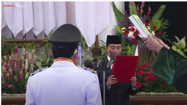 Jokowi Lantik Gubernur dan Wakil Gubernur Kalsel di Istana Negara