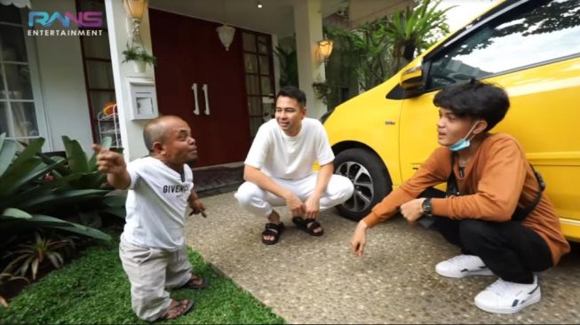 Momen Raffi Ahmad Beri Mobil ke Ucok Baba. [YouTube/RANS Entertainment]