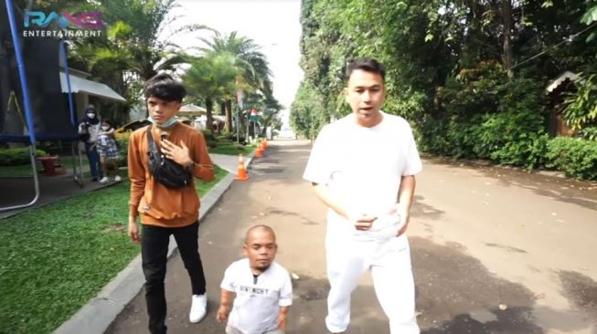 Momen Raffi Ahmad Beri Mobil ke Ucok Baba. [YouTube/RANS Entertainment]