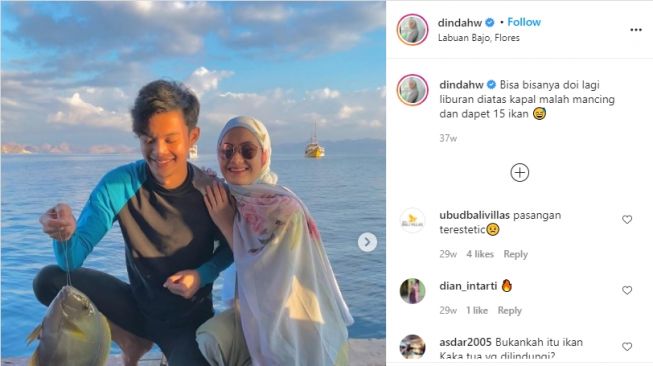 Adu Pesona Syar'i Lesti Kejora dan Dinda Hauw. [Instagram/lestykejora/dindahw]