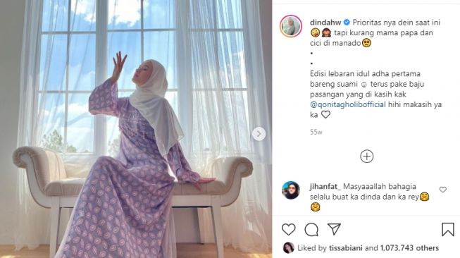 Adu Pesona Syar'i Lesti Kejora dan Dinda Hauw. [Instagram/lestykejora/dindahw]