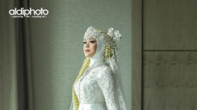 Potret Lesti Kejora Pakai Siger Sunda yang Tuai Perdebatan