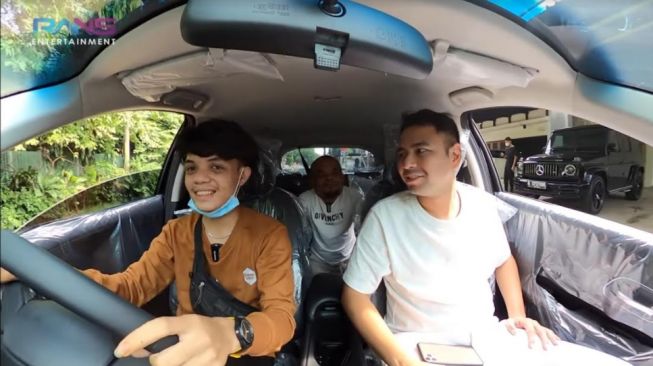 Momen Raffi Ahmad Beri Mobil ke Ucok Baba. [YouTube/RANS Entertainment]