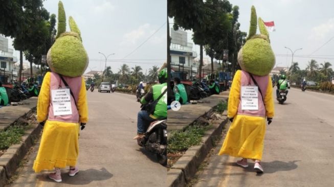 Badut Jalan Kaki Tiap Hari Tempelkan Pesan di Punggung, Tulisannya Disorot