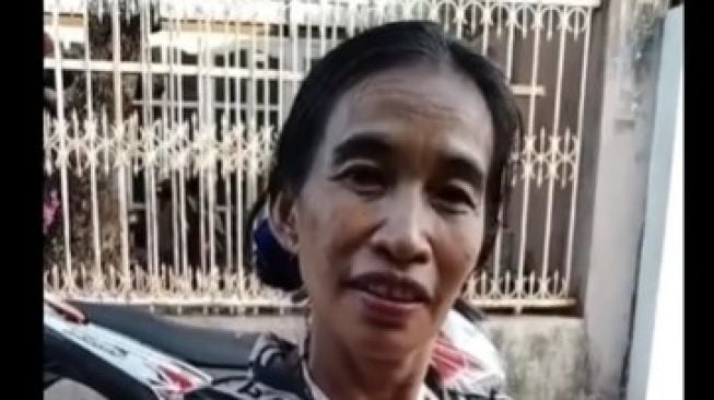 Viral perempuan di Kota Makassar memiliki wajah mirip Presiden Jokowi [SuaraSulsel.id / Istimewa]