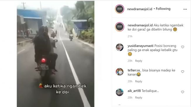 Cara bonceng wanita di atas motor ini jadi sorotan karena antimainstream (Instagram)