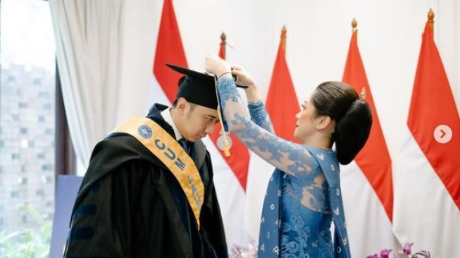 Momen Ibas Yudhoyono Wisuda Doktor. [Instagram/ruby_26]