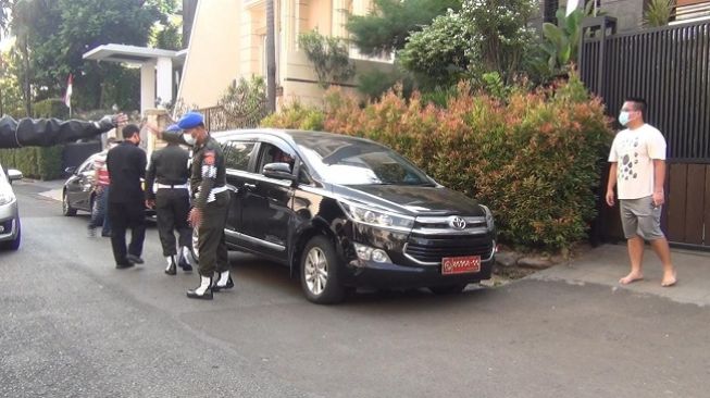 Terciduk! Warga Kelapa Gading Gegayaan Pakai Plat Mobil TNI, Kini Diperiksa Polisi Militer