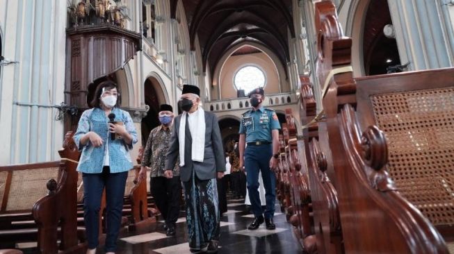 Tinjau Penerapan Prokes di Tempat Ibadah, Ma'ruf Amin Coba Salat Jumat di Masjid Istiqlal